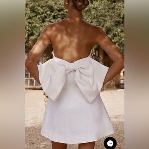 DISSH - AISLE WHITE LINEN BACK BOW DRESS